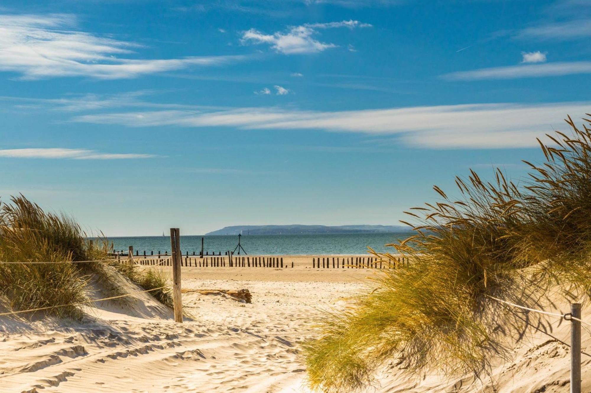 Luxury Designer Coastal Home For 10 With Hot Tub West Wittering Exteriör bild